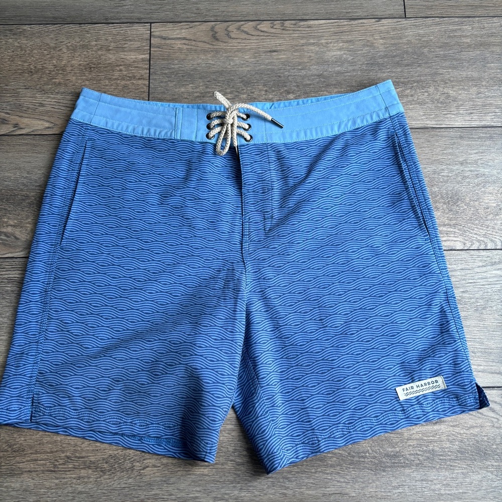 Fair Harbor Nautilus Board Shorts Swim Trunks Blue Waves Pockets Unlined Sz 34